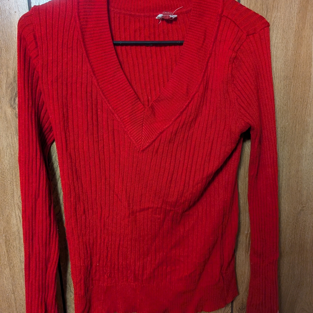 LEI Red V-Neck Sweater with Ribbed Detailing